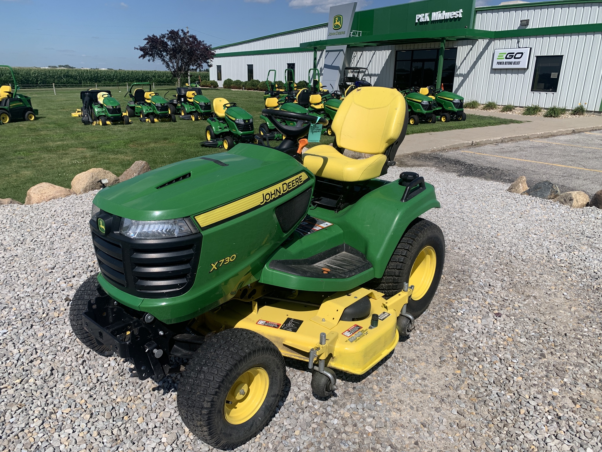 2016 John Deere X730 Image 1