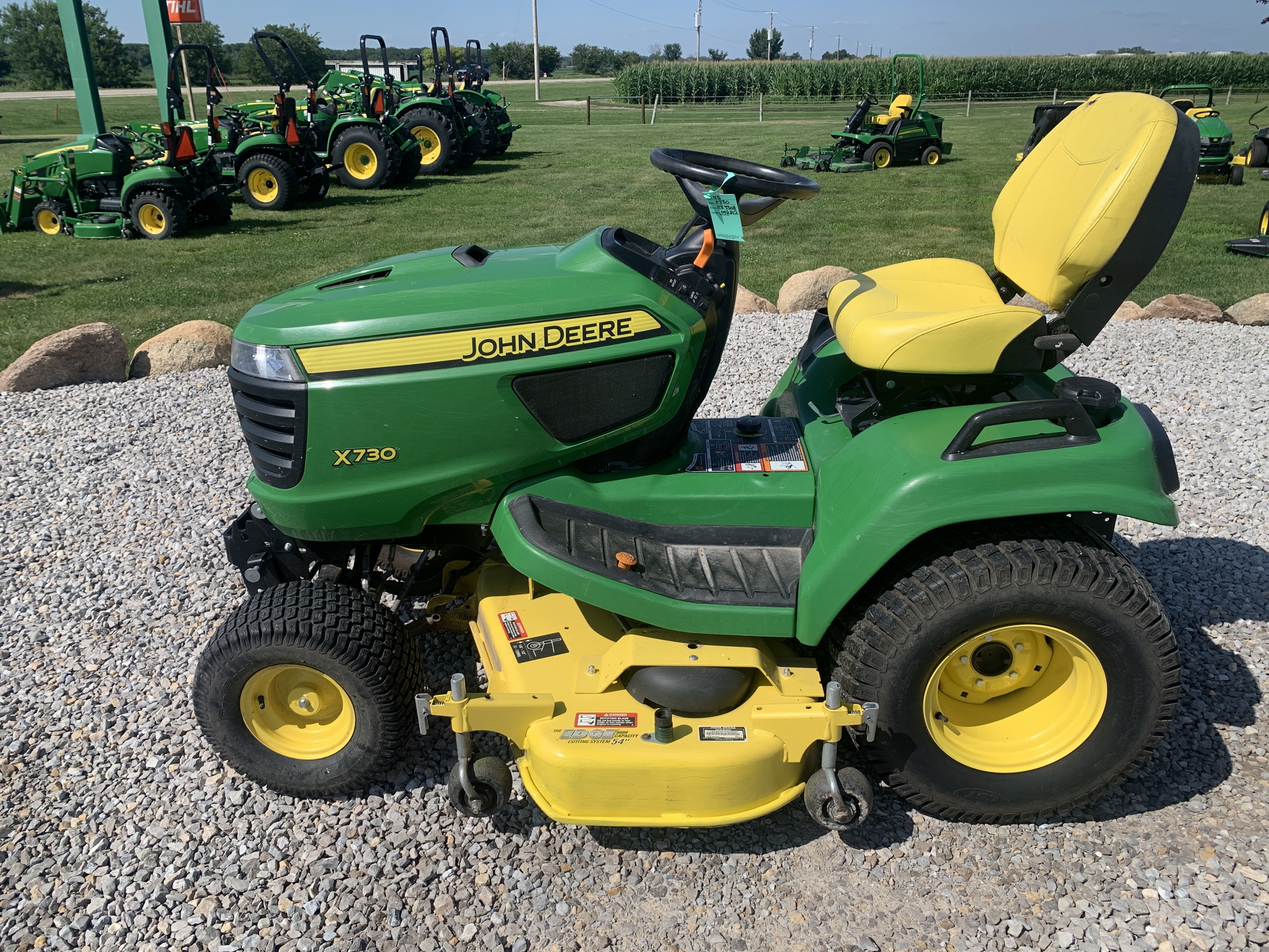 2016 John Deere X730 Image 2