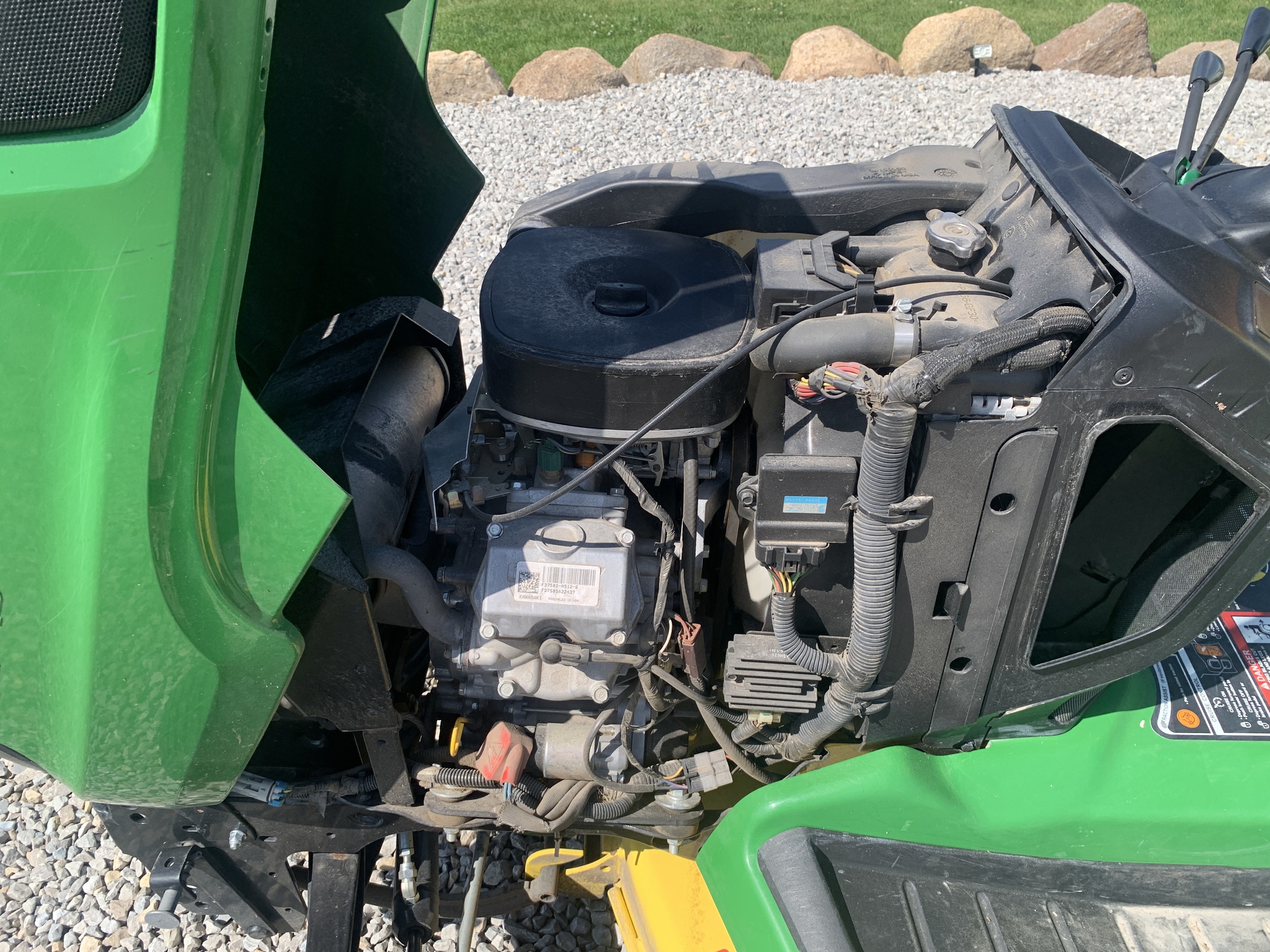 2016 John Deere X730 Image 14