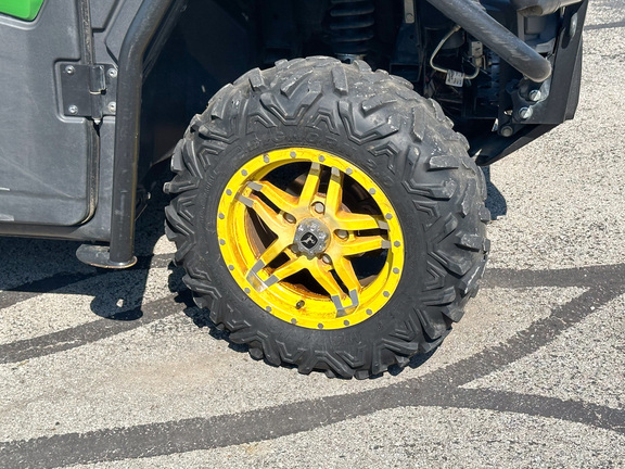 2019 John-Deere 835M