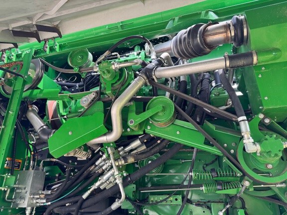 Photo of 2017 John Deere S680
