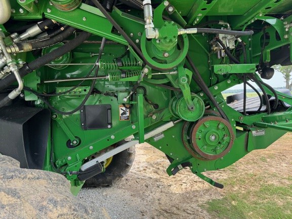 Photo of 2017 John Deere S680