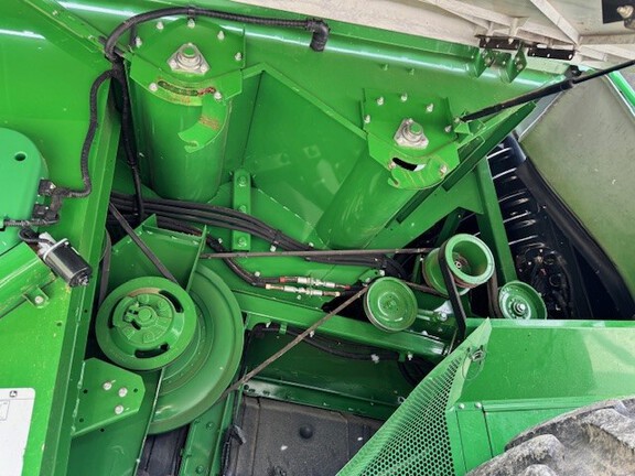 Photo of 2017 John Deere S680
