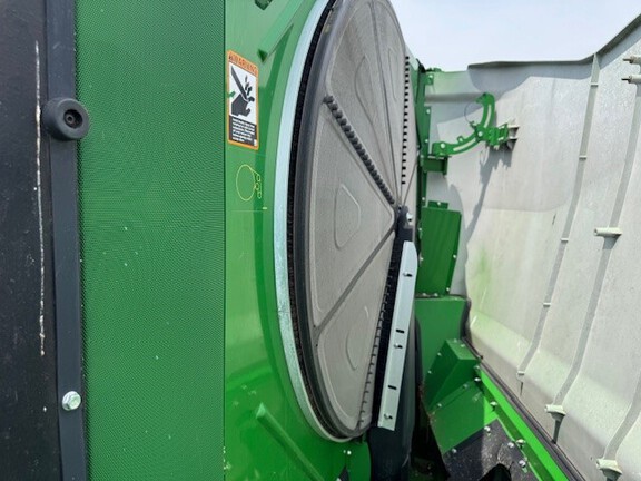 Photo of 2017 John Deere S680
