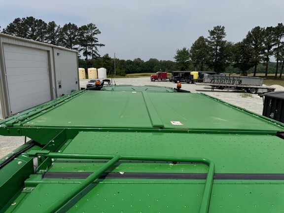 Photo of 2017 John Deere S680