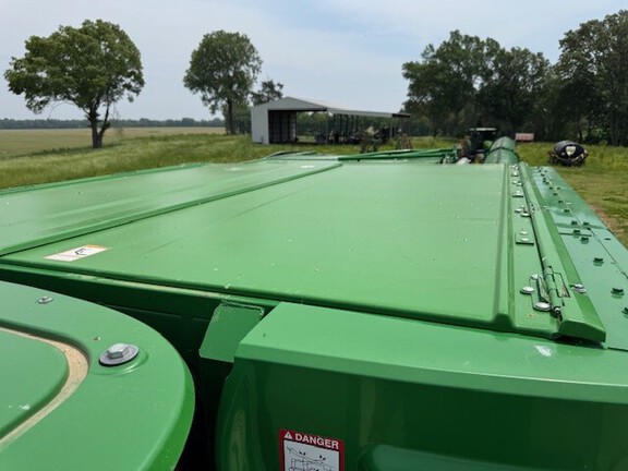 Photo of 2017 John Deere S680