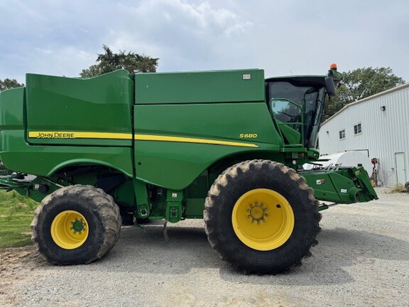 Photo of 2017 John Deere S680