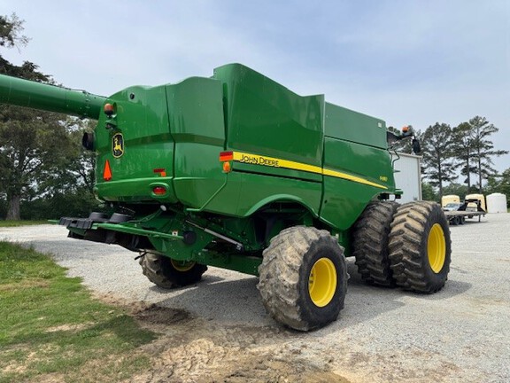 Photo of 2017 John Deere S680