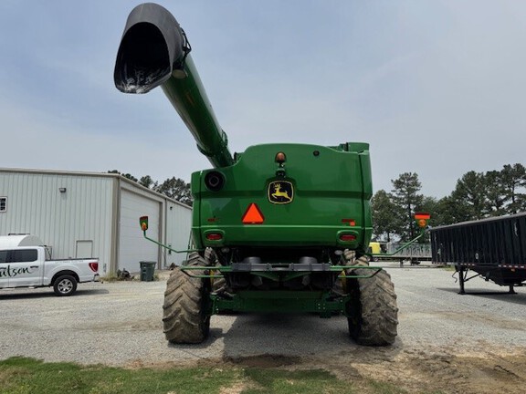Photo of 2017 John Deere S680