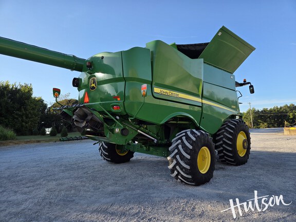 Photo of 2017 John Deere S680