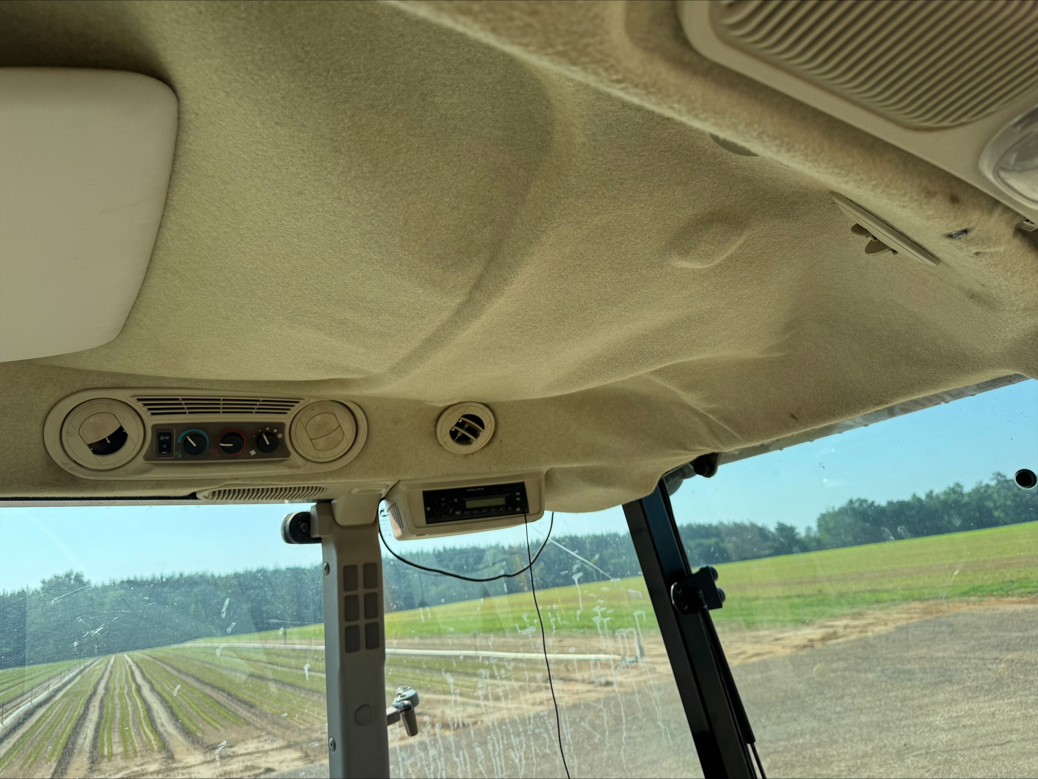 2012 John Deere 5085M Image 10