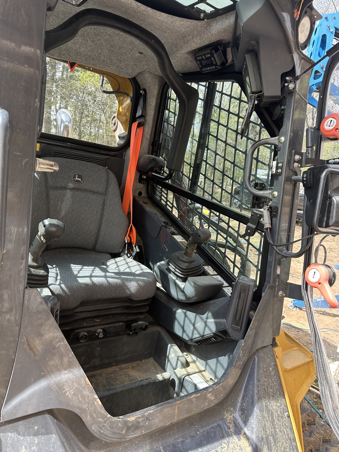 2020 John Deere 333G Image 5