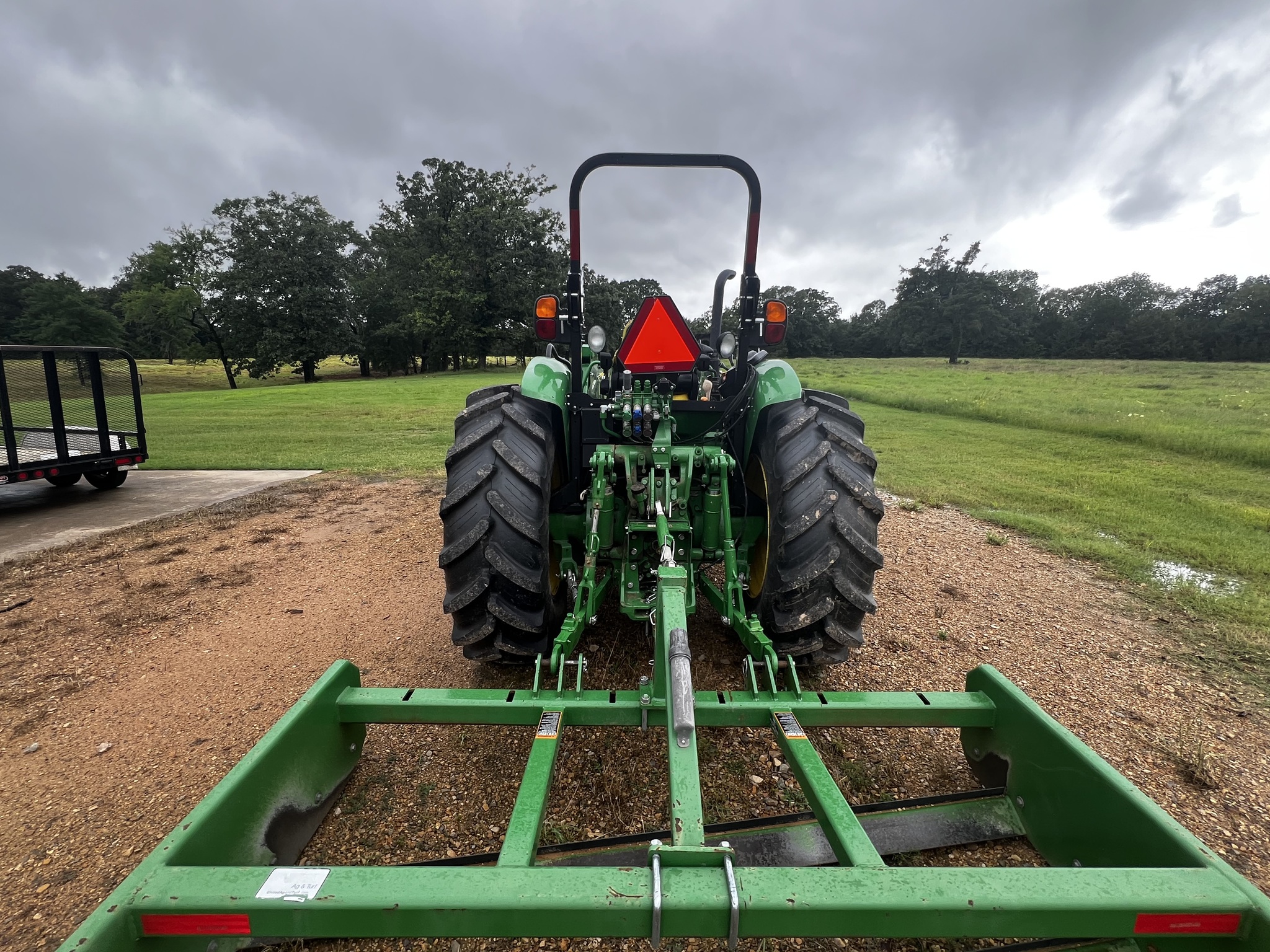 2022 John Deere 5090M Image 9