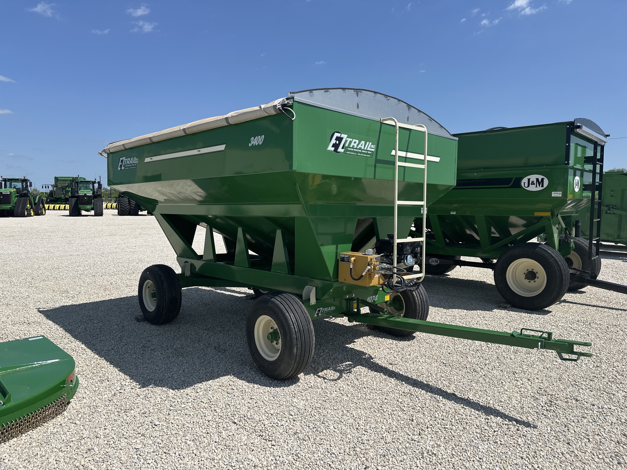 2023 E-Z Trail 300T Image 2