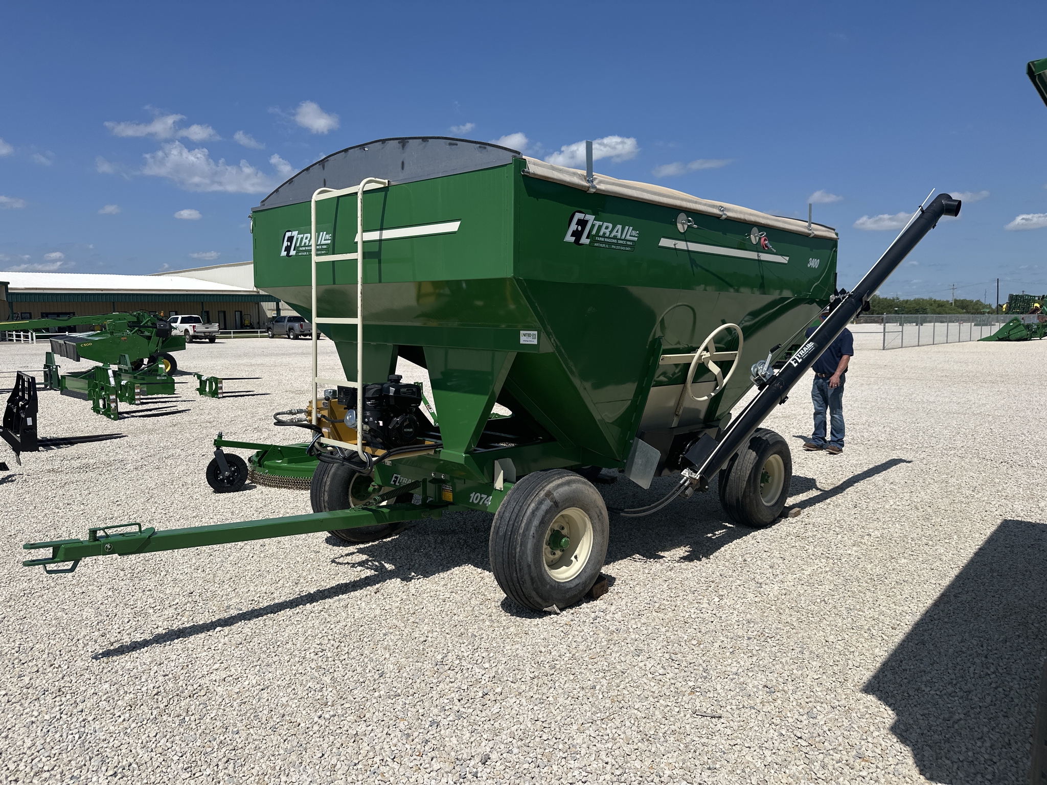 2023 E-Z Trail 300T Image 1