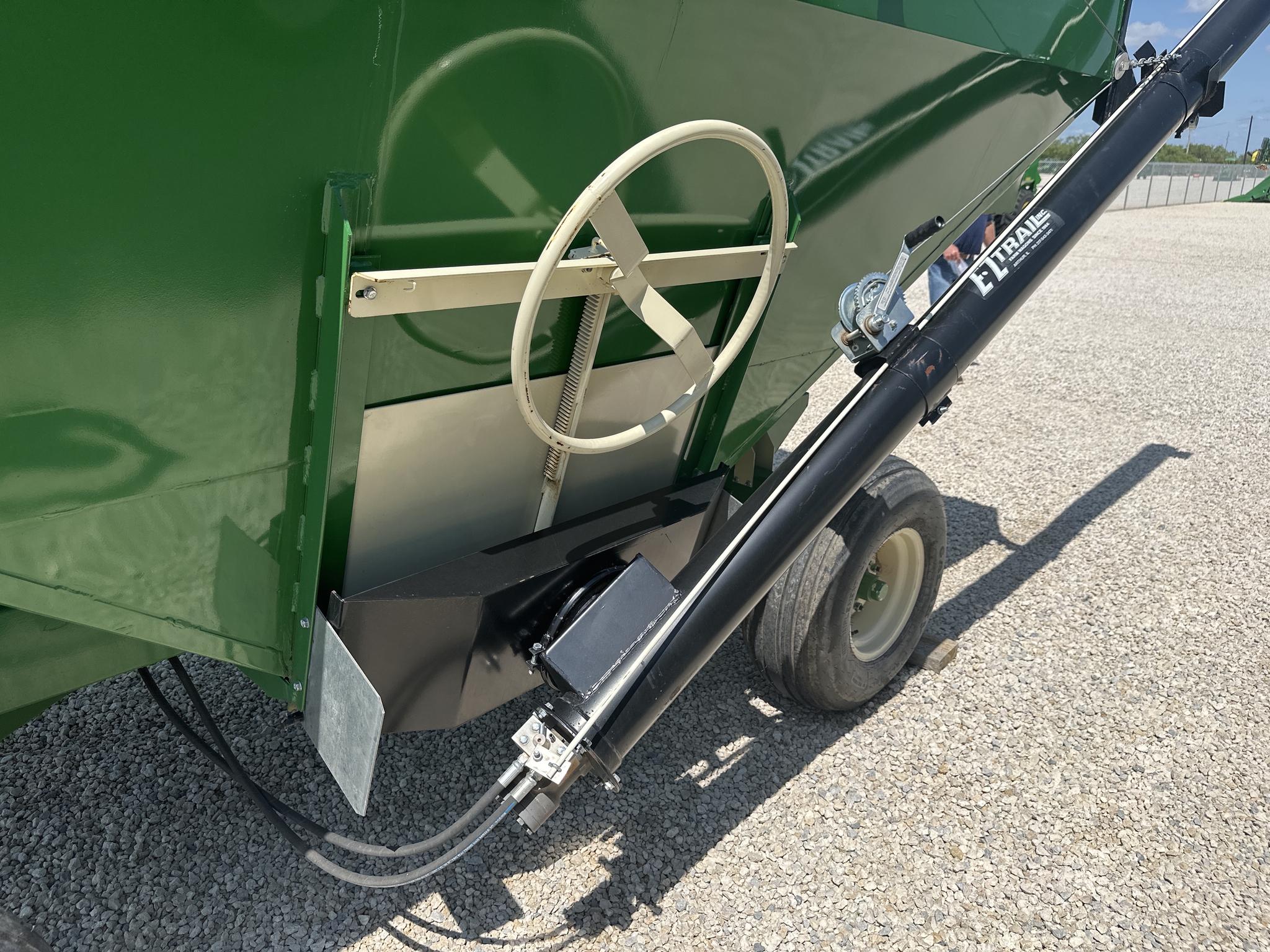 2023 E-Z Trail 300T Image 7