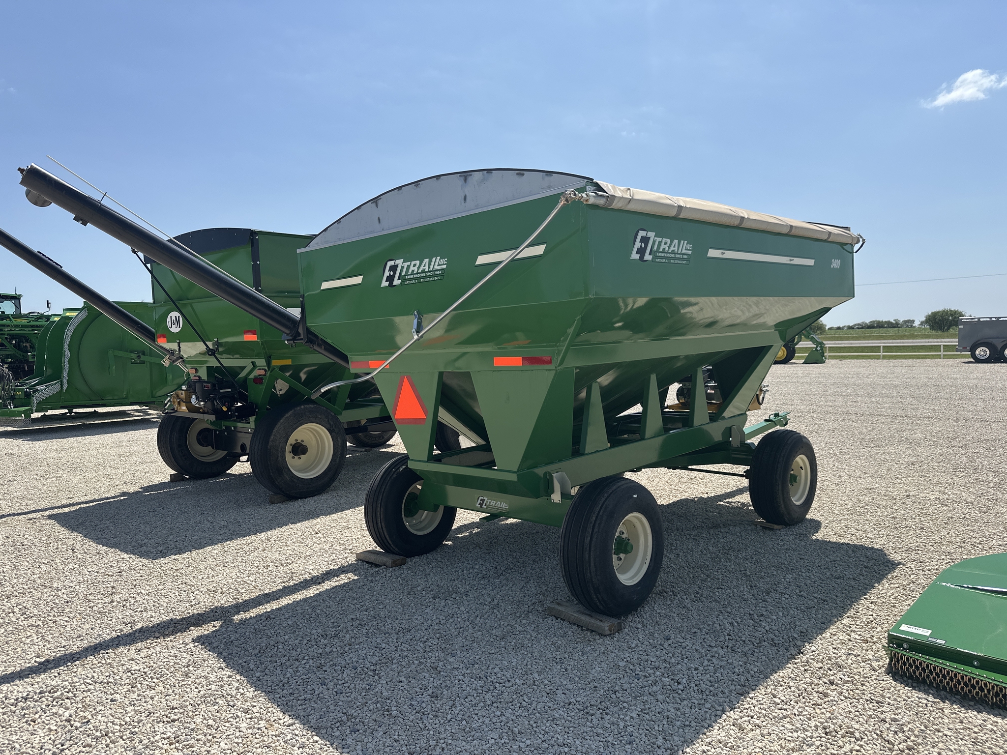 2023 E-Z Trail 300T Image 5