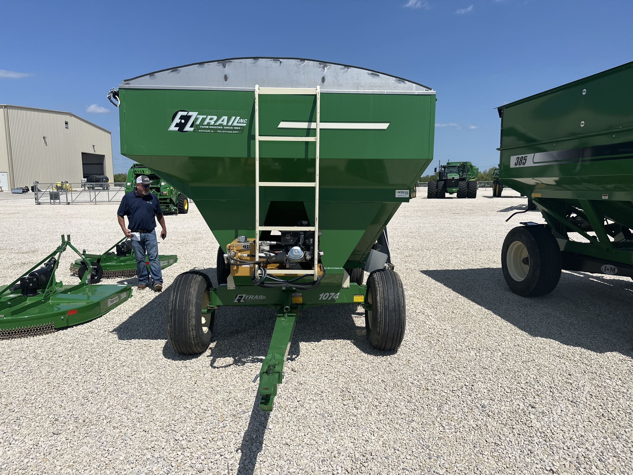 2023 E-Z Trail 300T Image 6