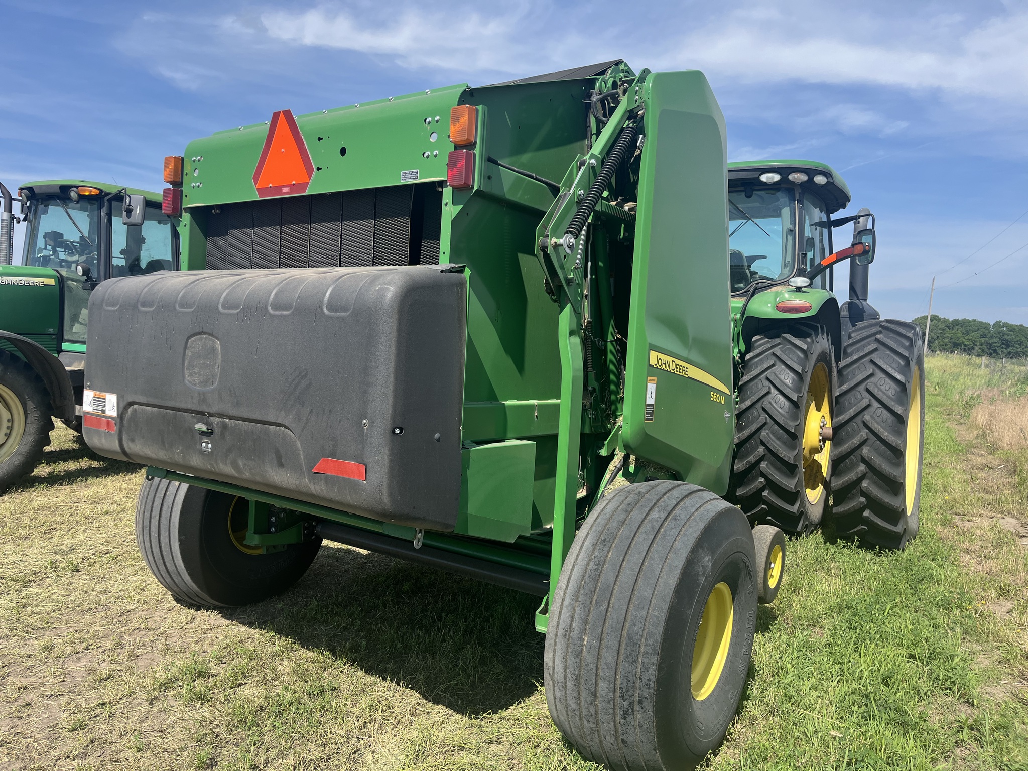 2018 John Deere 560M Image 7