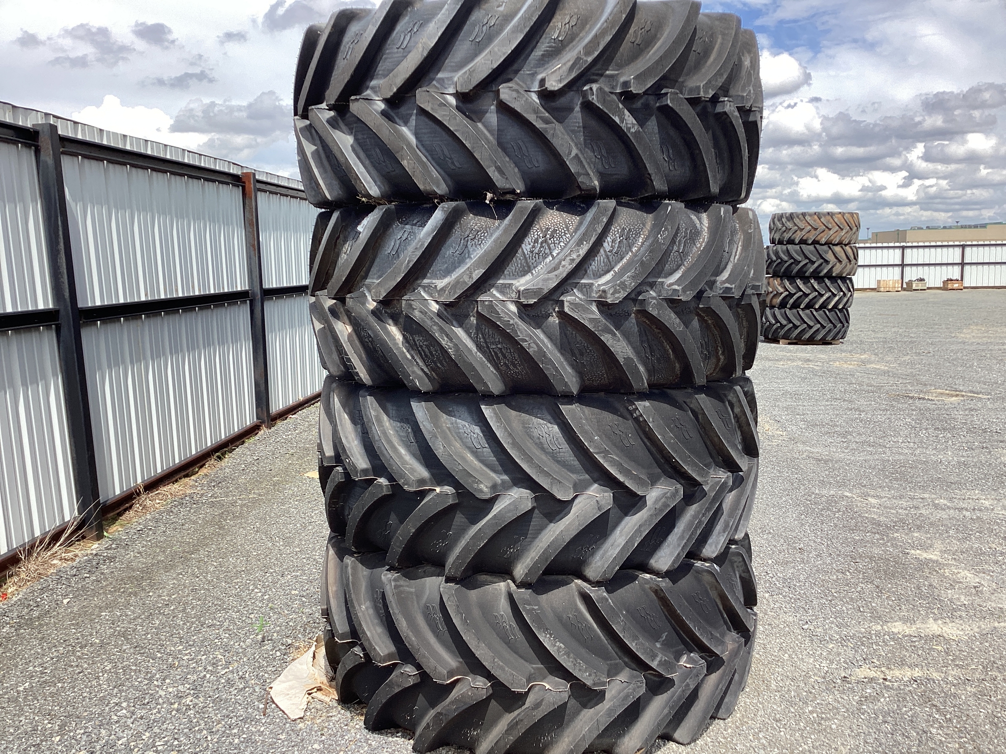 2023 Alliance VF650/65R38 Floaters Image 2