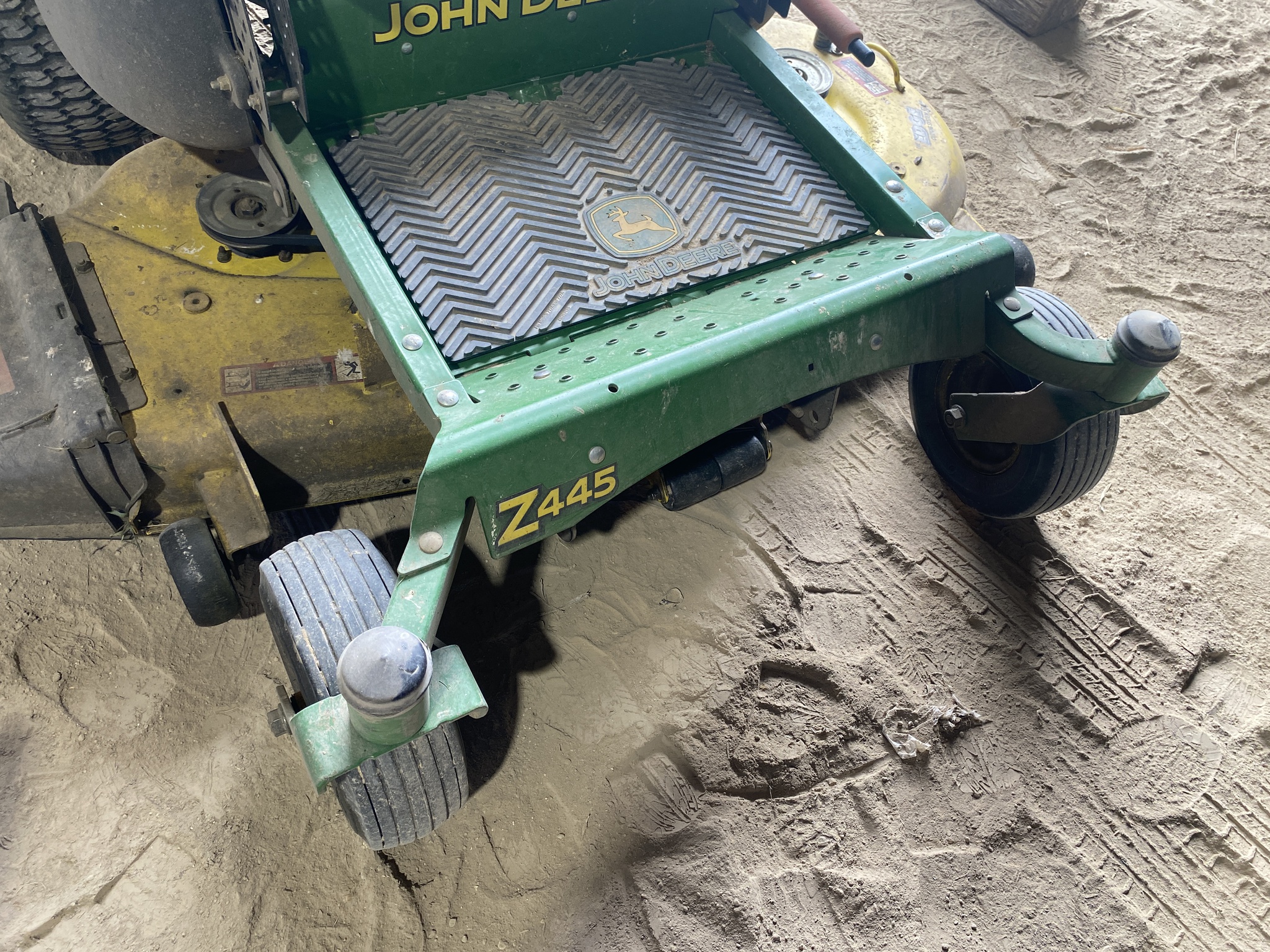 2008 John Deere Z445 Image 5