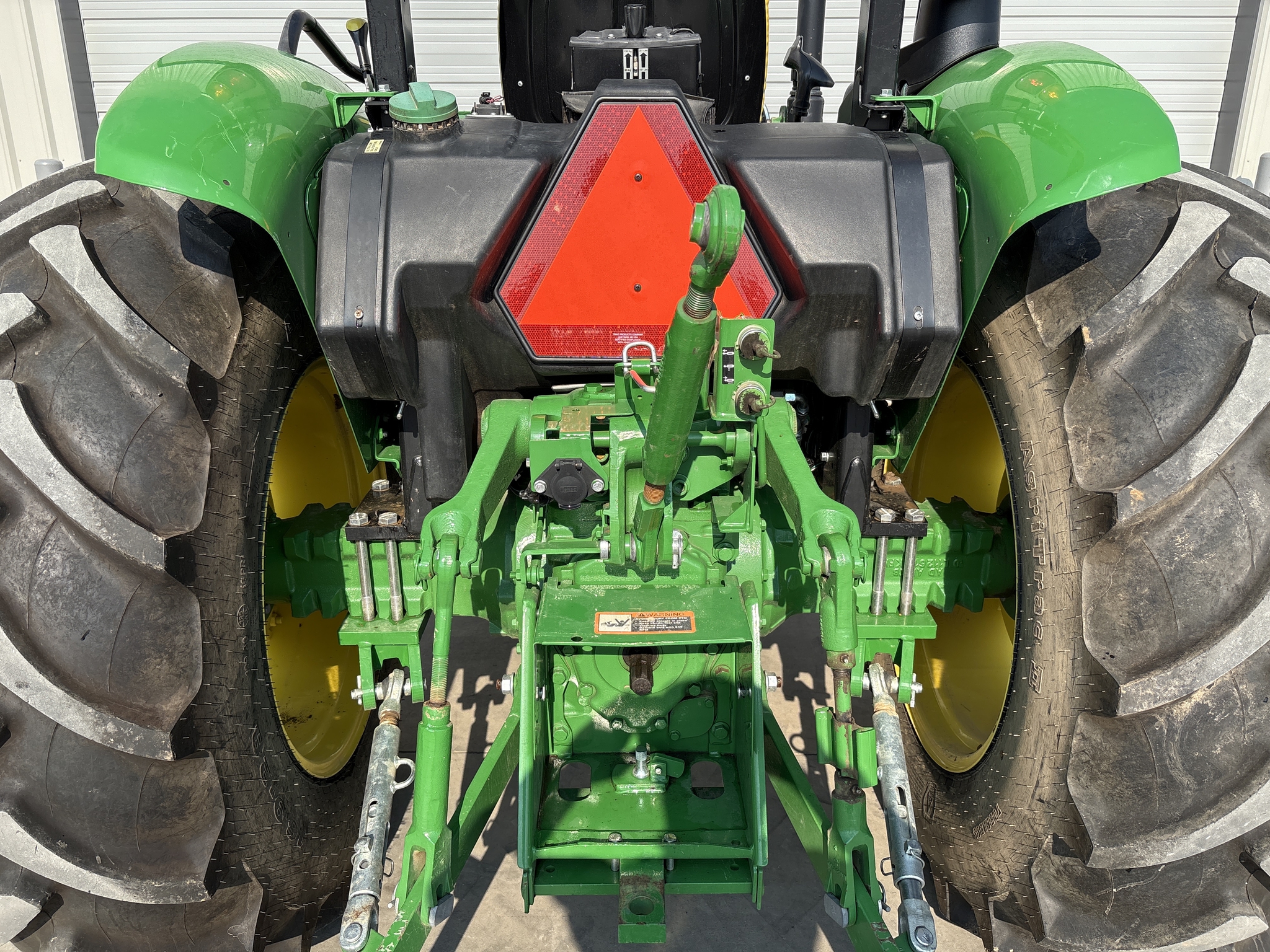 2021 John Deere 5045E Image 15