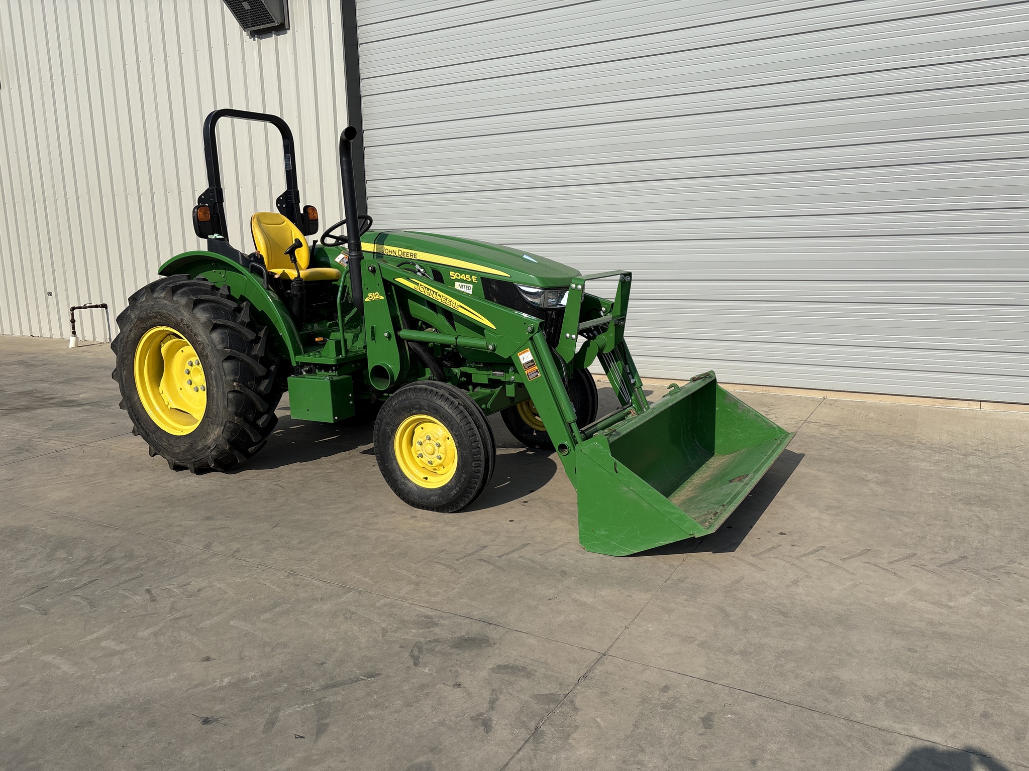 2021 John Deere 5045E Image 5