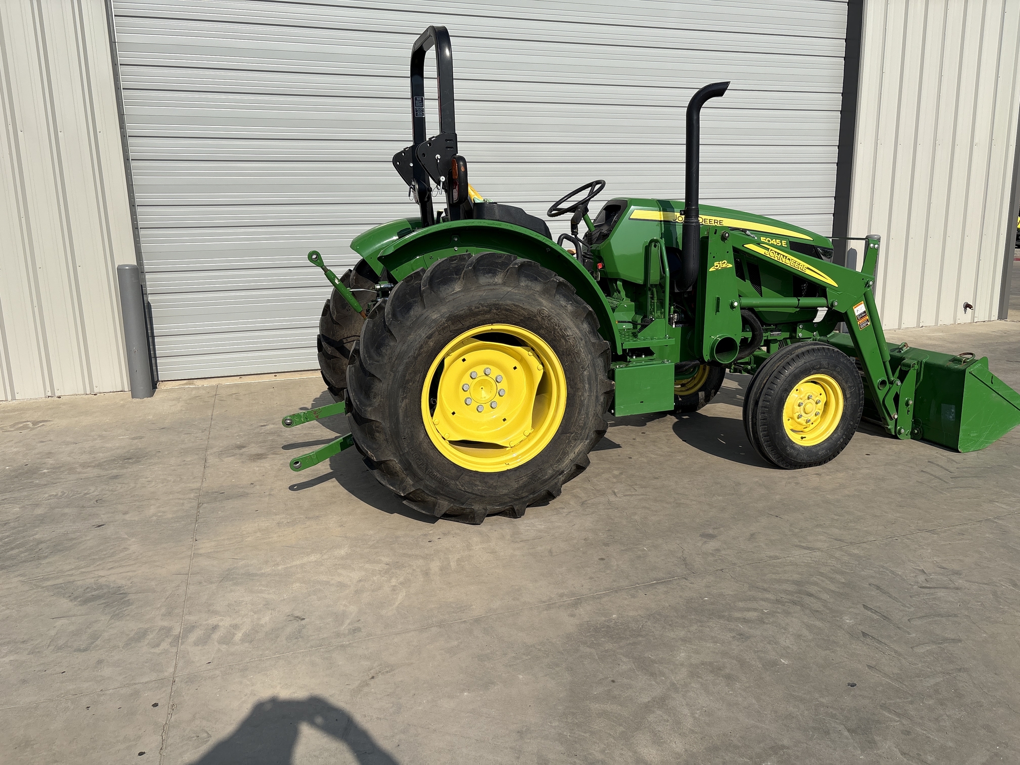 2021 John Deere 5045E Image 7