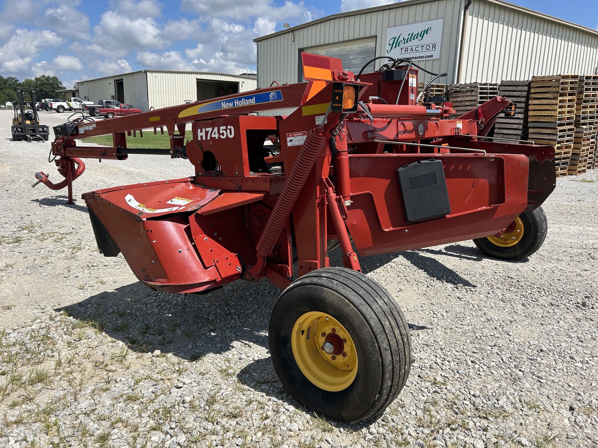  2010 New Holland H7450 at Heritage Tractor in Clinton, MO