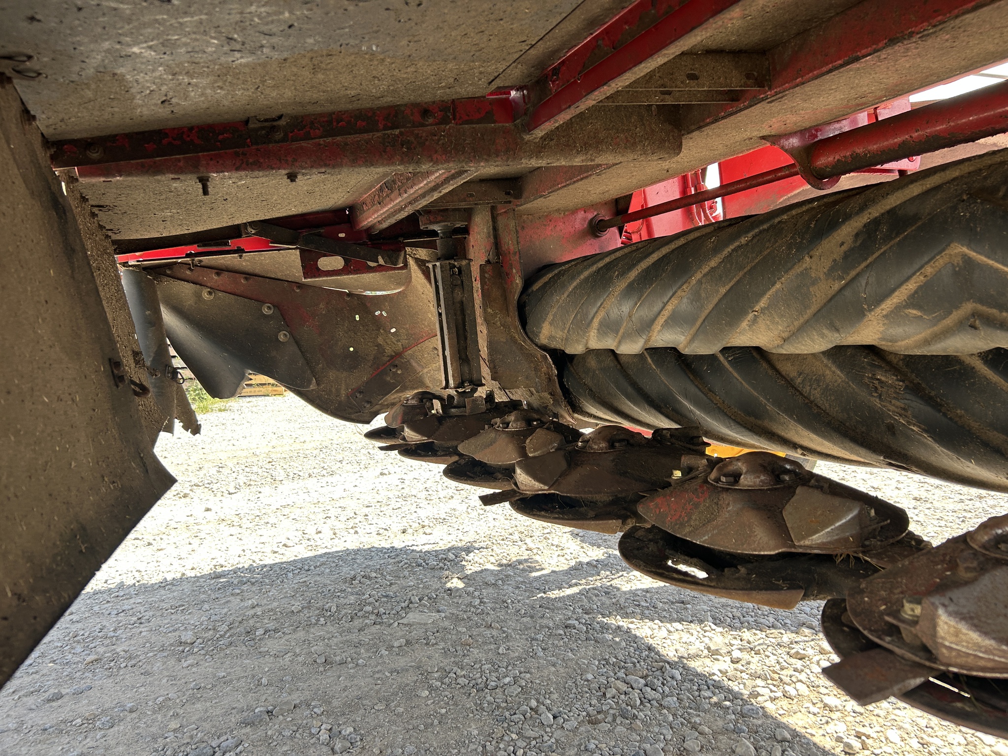  2010 New Holland H7450 at Heritage Tractor in Clinton, MO