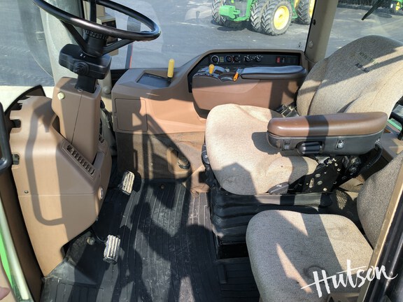 Photo of 2004 John Deere 9220