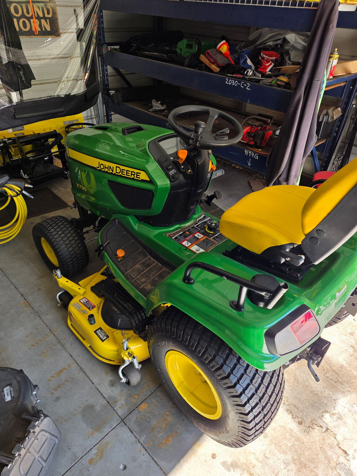 2022 John Deere X730 Image 5