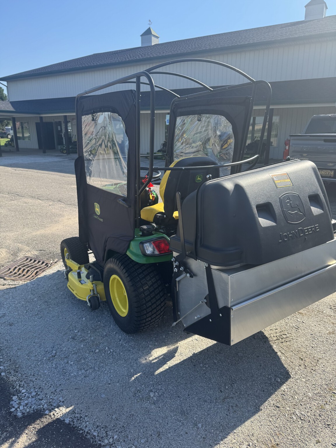 2022 John Deere X730 Image 2
