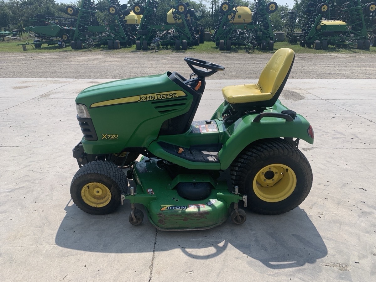 2008 John Deere X720 Image 1