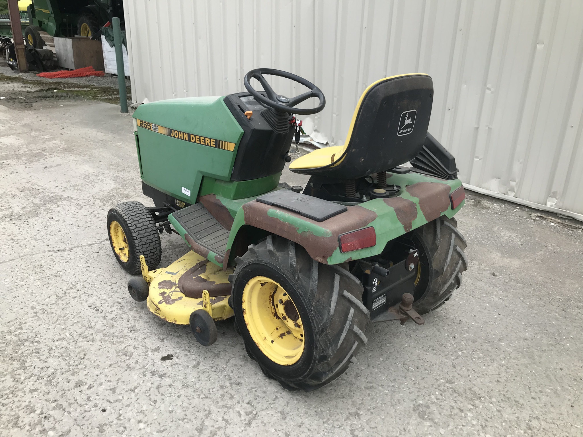 1990 John Deere 265 Image 1