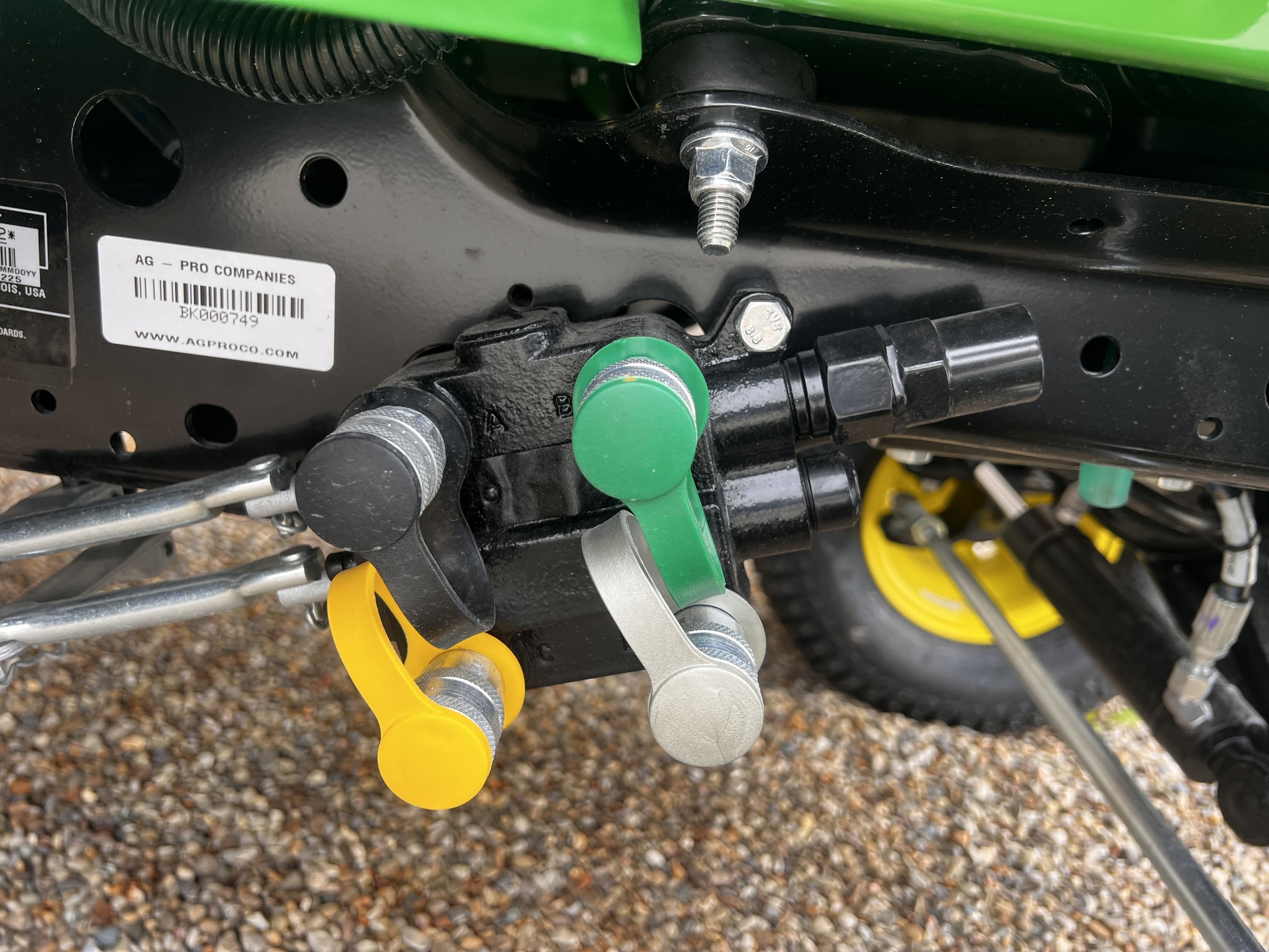 2025 John Deere X730 Image 2