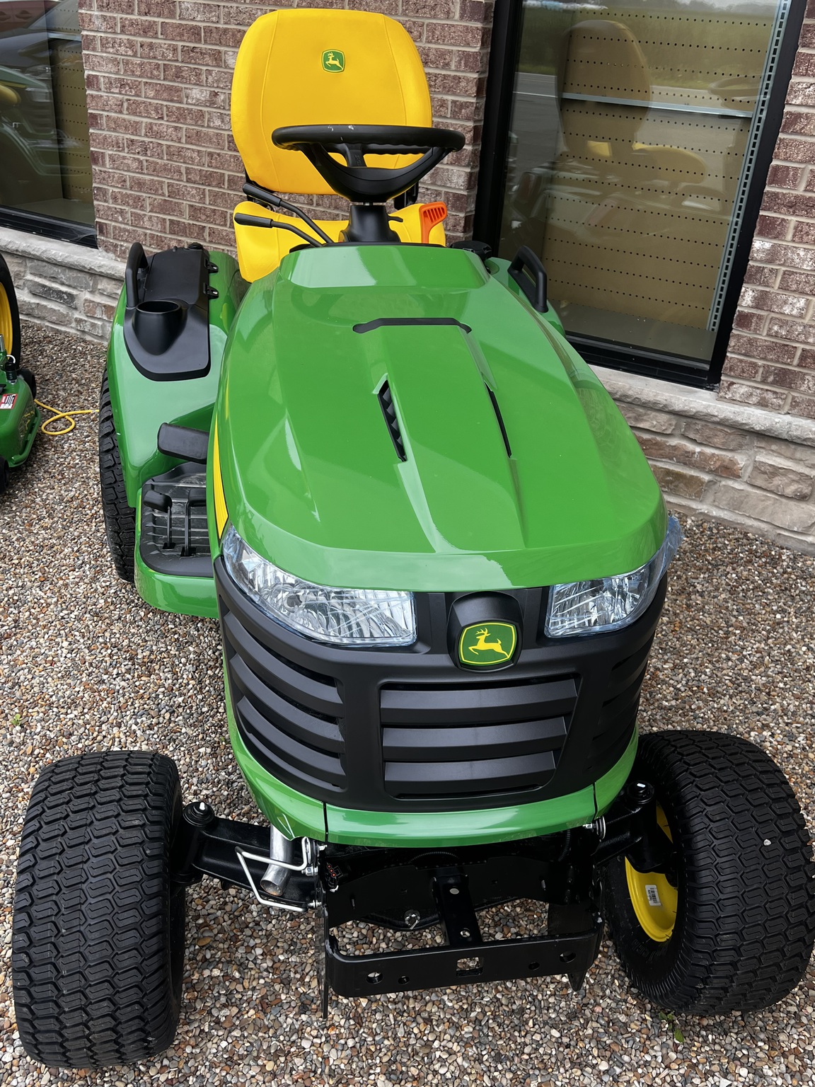 2025 John Deere X730 Image 4