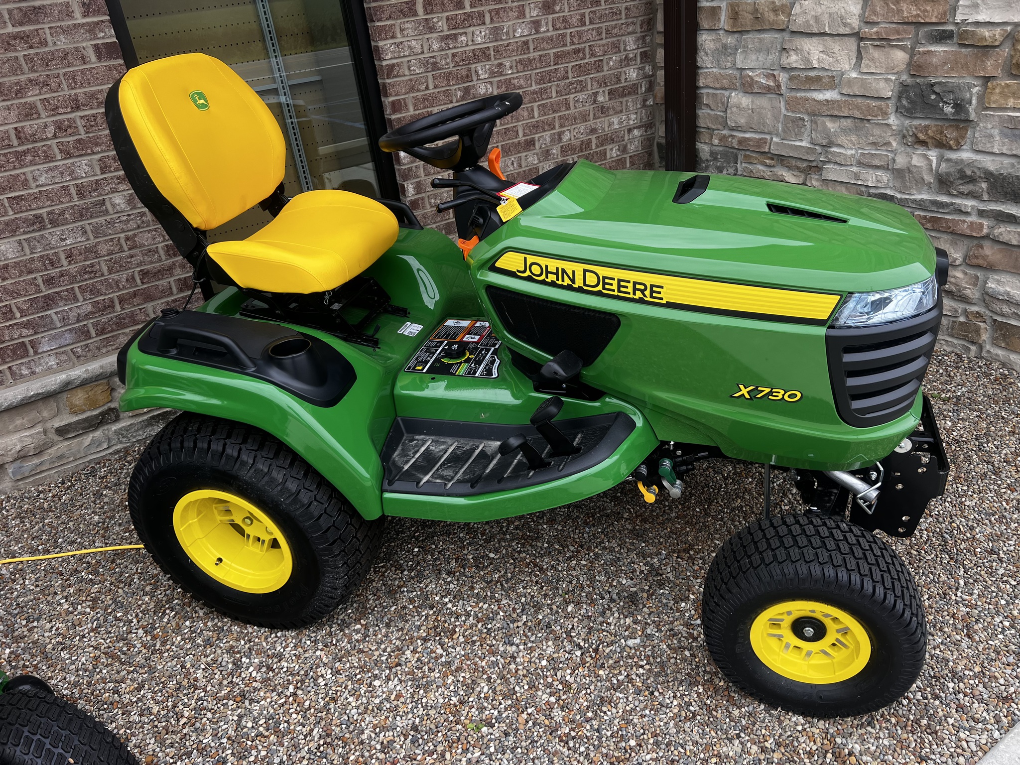 2025 John Deere X730 Image 1