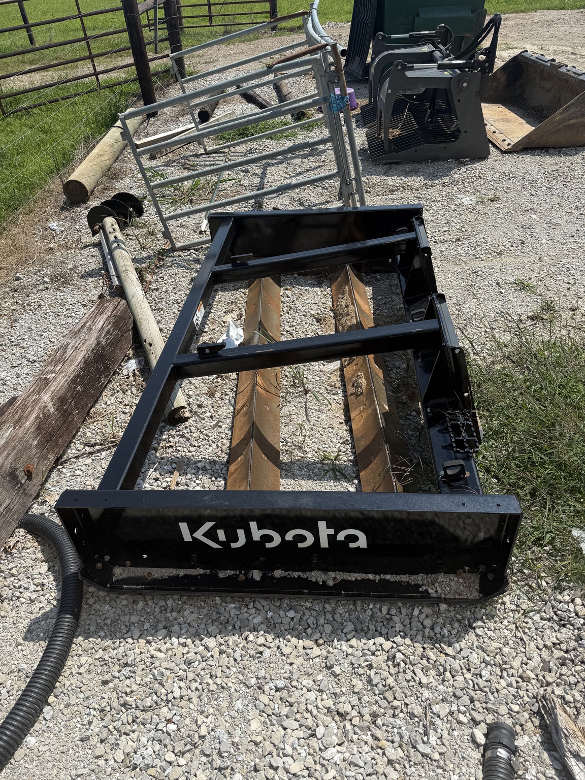 Kubota SG2584 GRADER SCRAPER Image 1