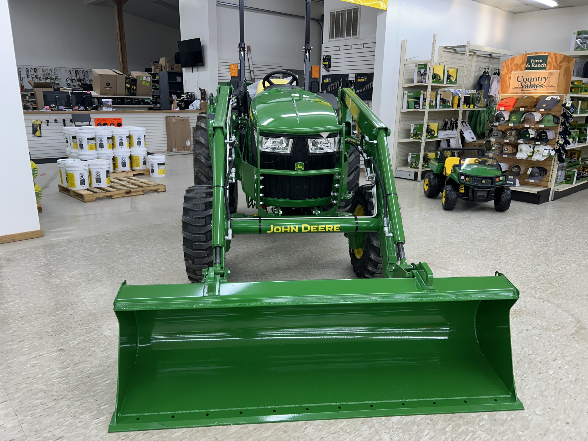2025 John Deere 4044M Image 8