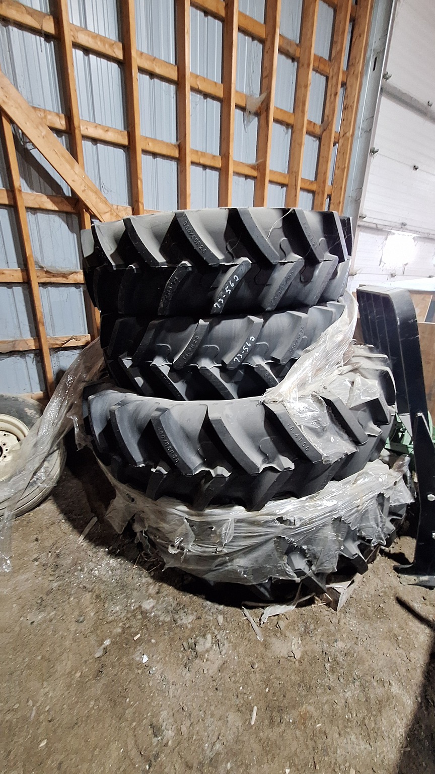 John Deere 14.9R28 & 18.4R38 Image 1