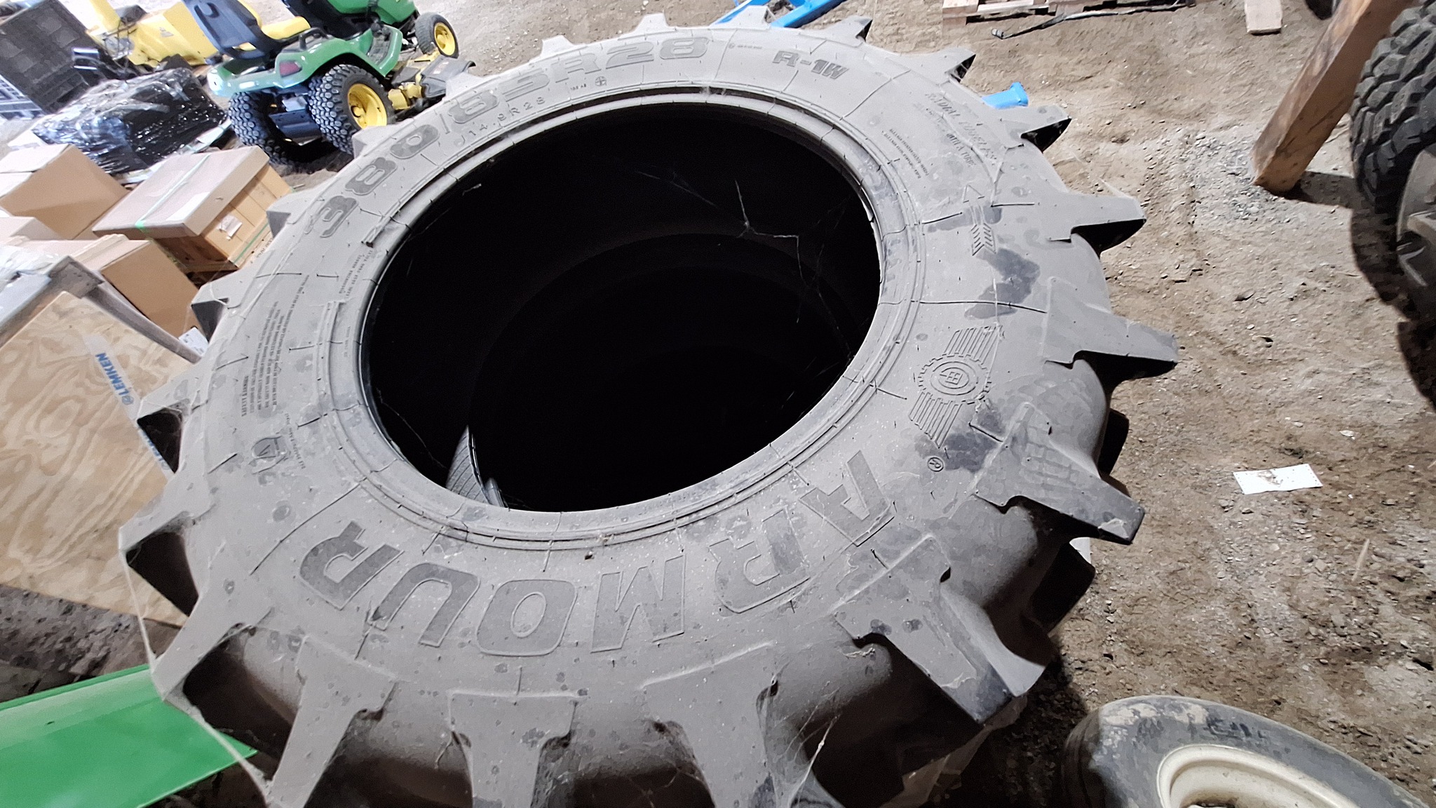 John Deere 14.9R28 & 18.4R38 Image 3