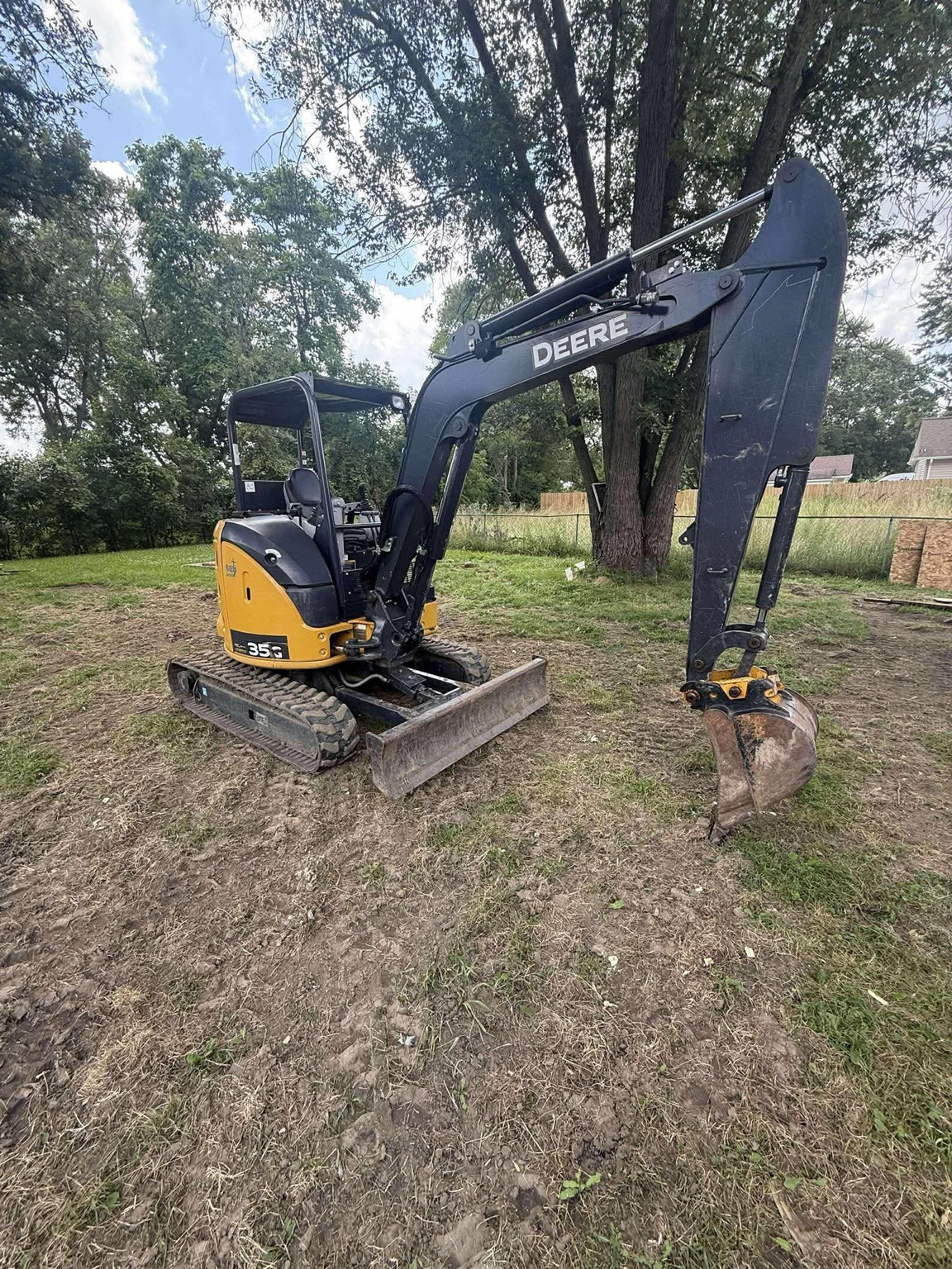 2019 John Deere 35G Image 1