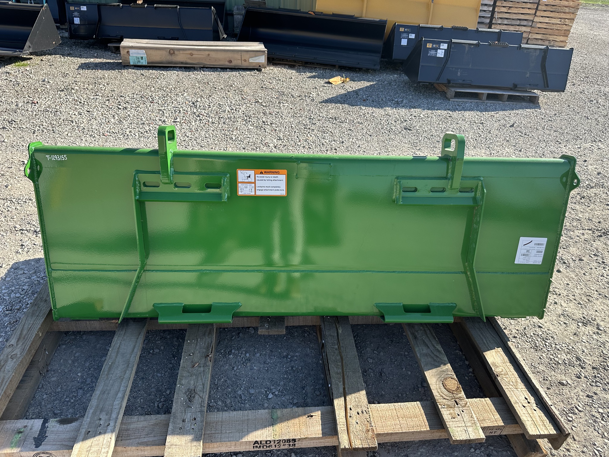 2025 John Deere BXX10379 73” HD SSL Bucket w/Bucket Loops Image 2