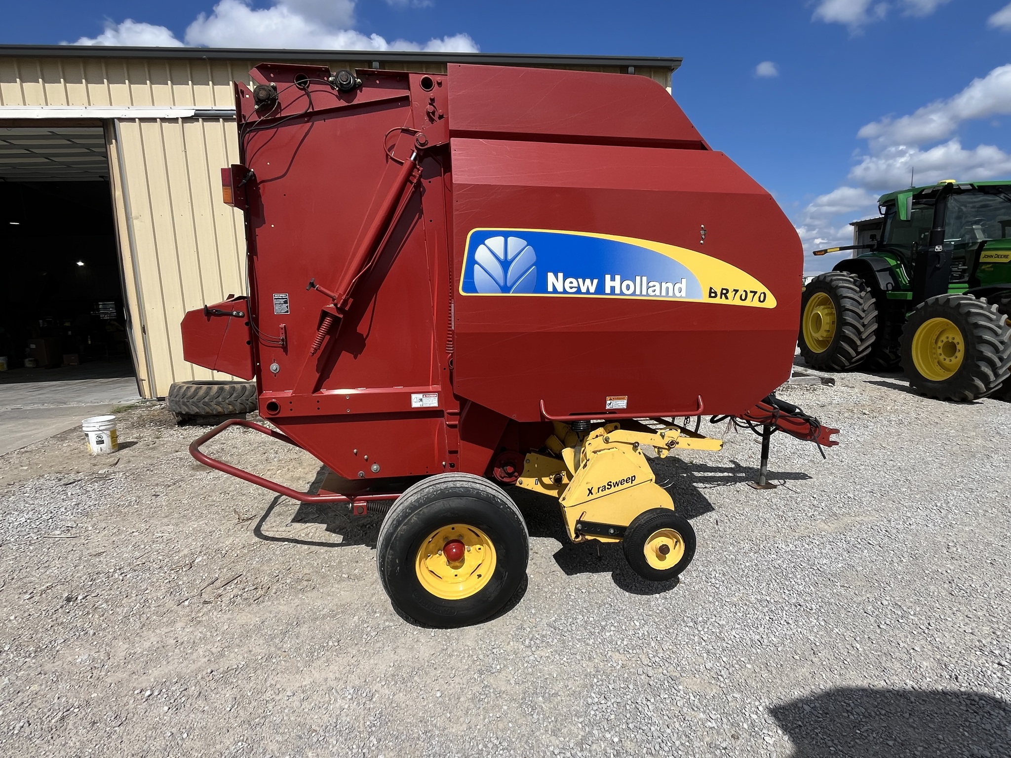 2010 New Holland BR7070 at Heritage Tractor in Nevada, MO