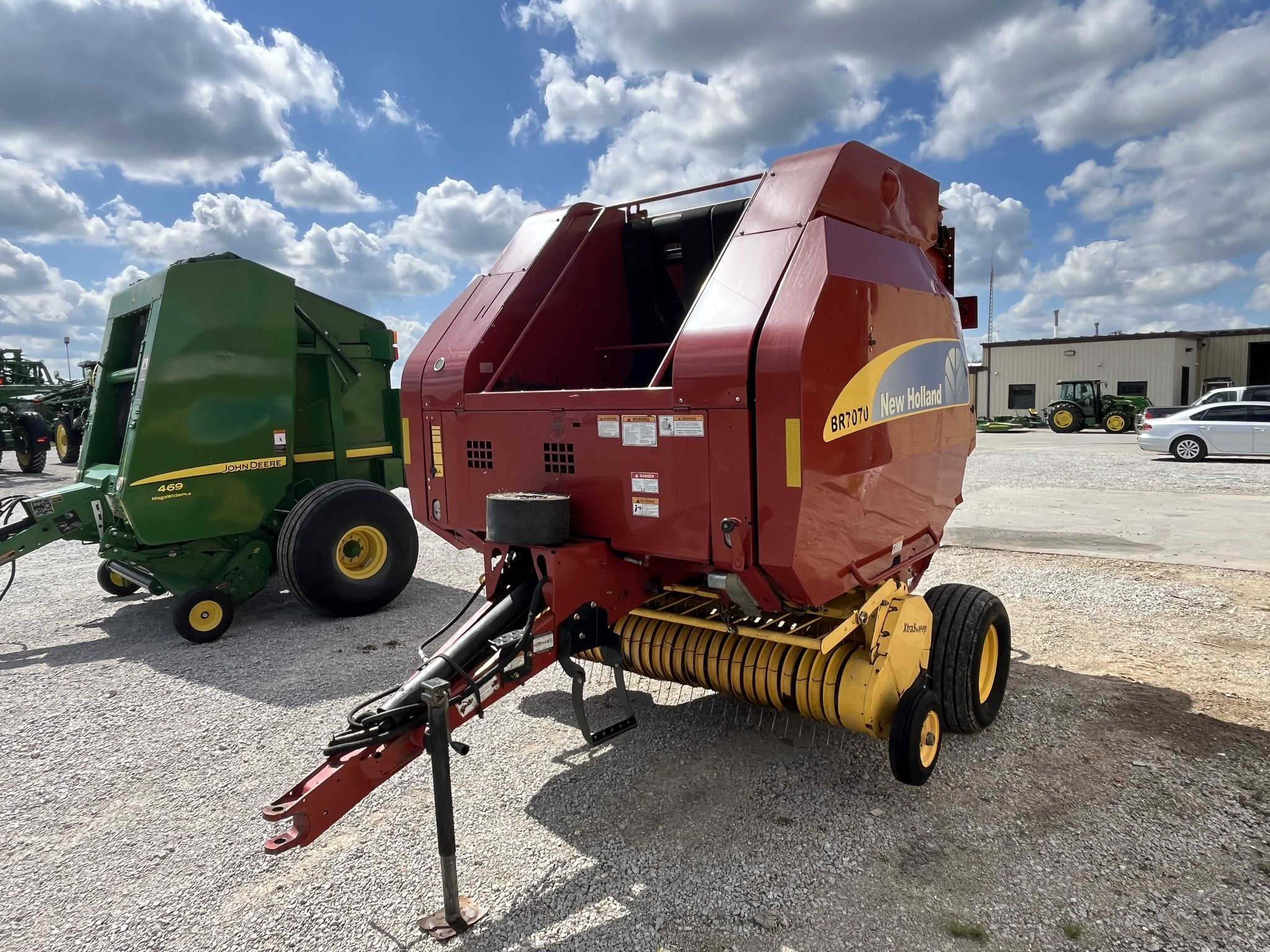  2010 New Holland BR7070 at Heritage Tractor in Nevada, MO