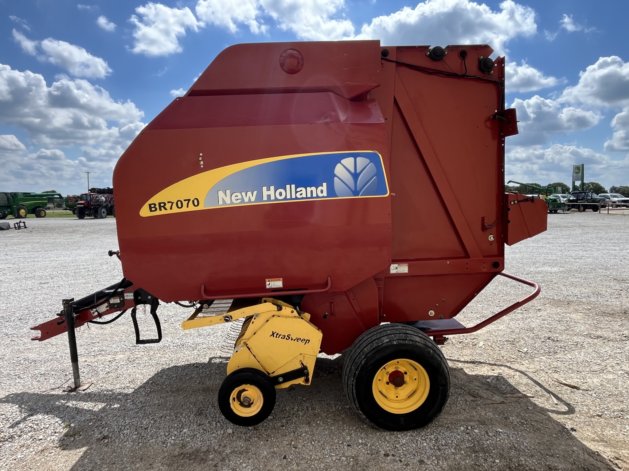  2010 New Holland BR7070 at Heritage Tractor in Nevada, MO