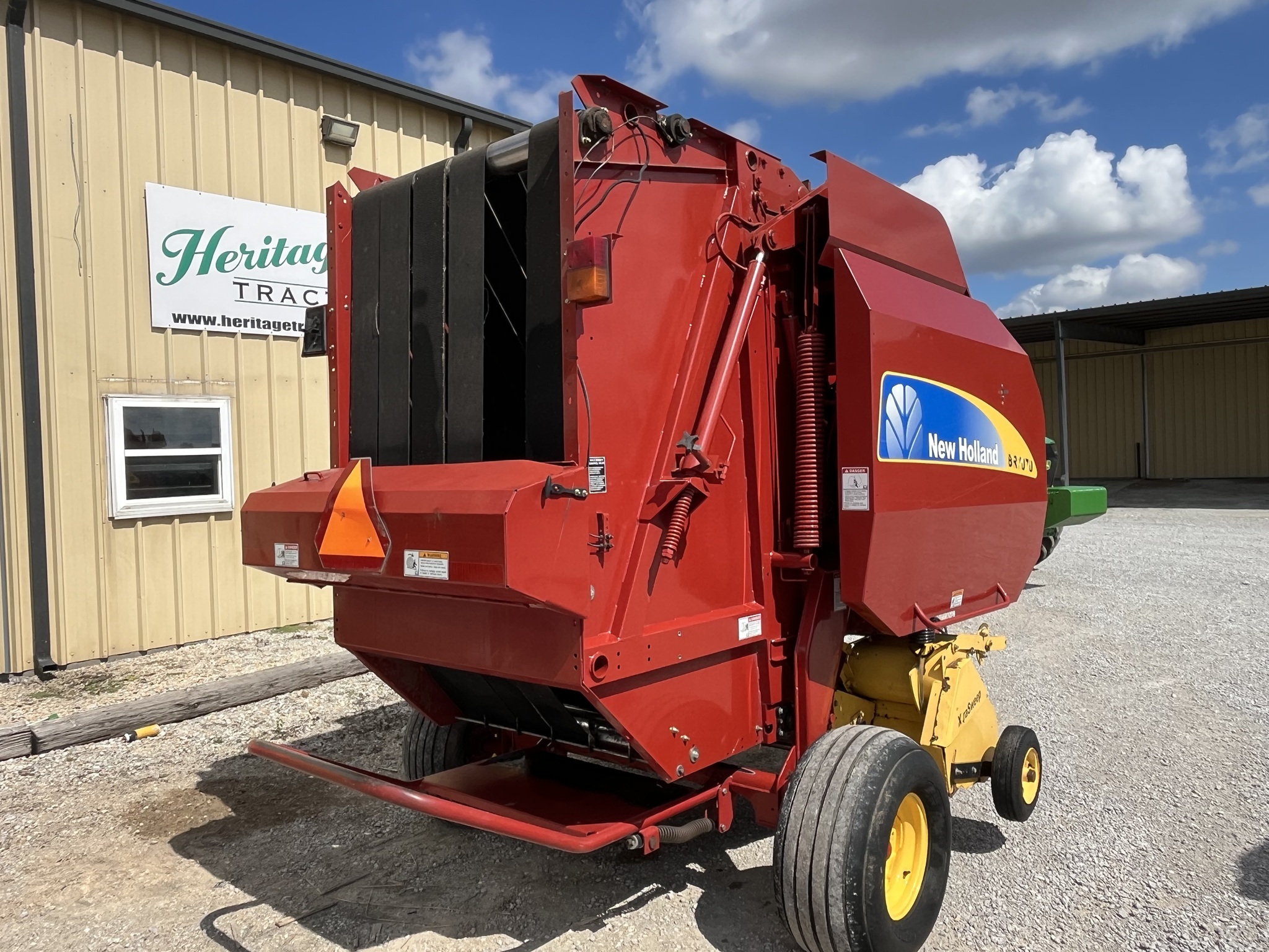  2010 New Holland BR7070 at Heritage Tractor in Nevada, MO