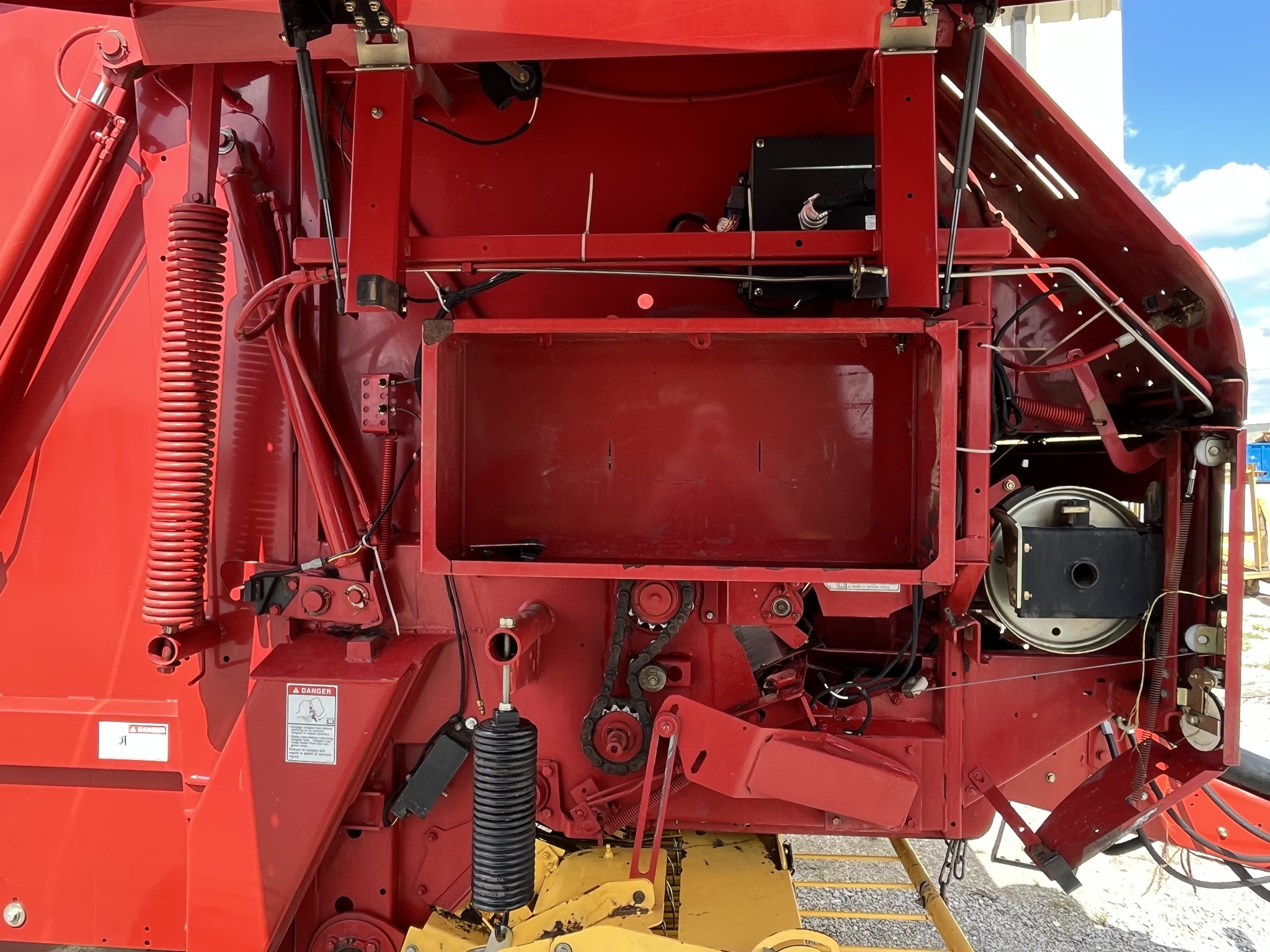  2010 New Holland BR7070 at Heritage Tractor in Nevada, MO
