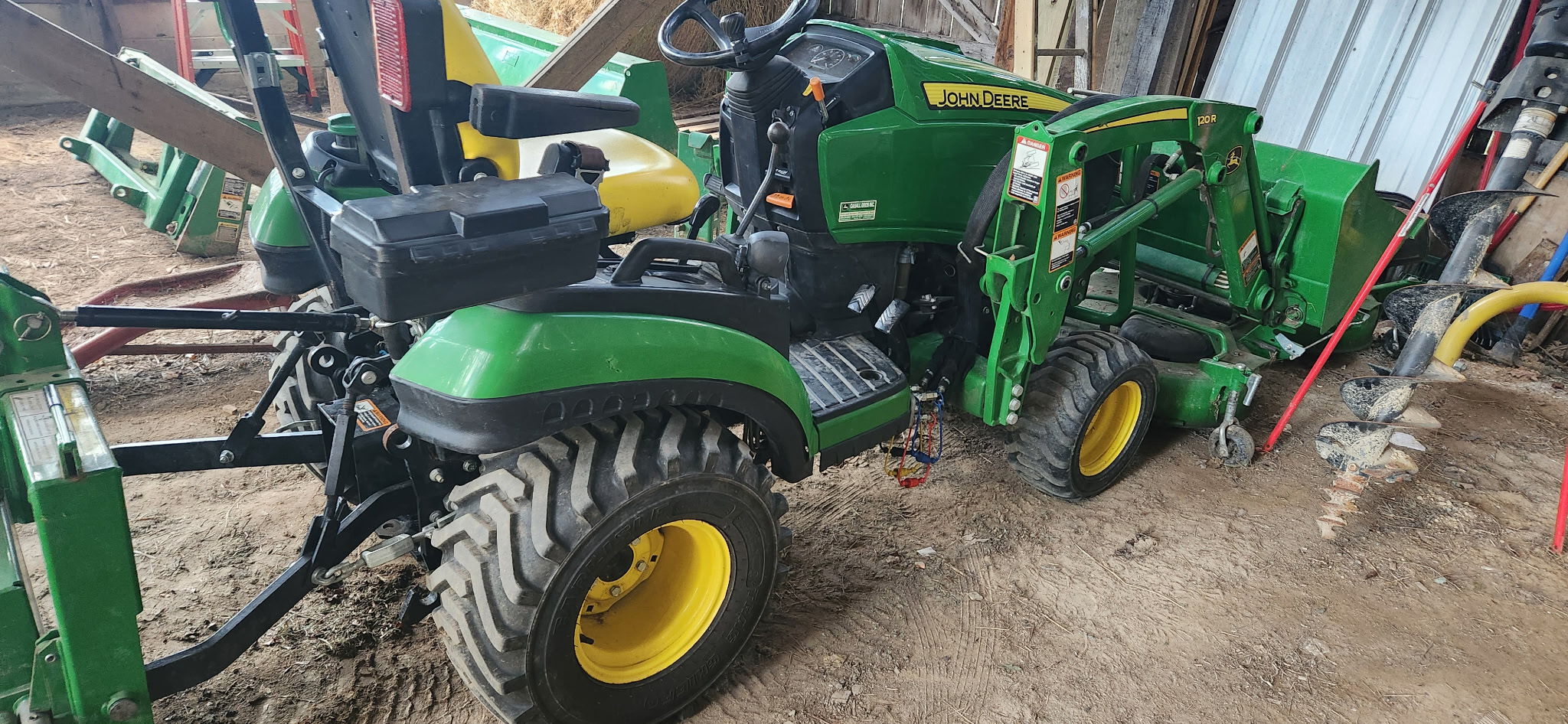 2018 John Deere 1025R Image 8
